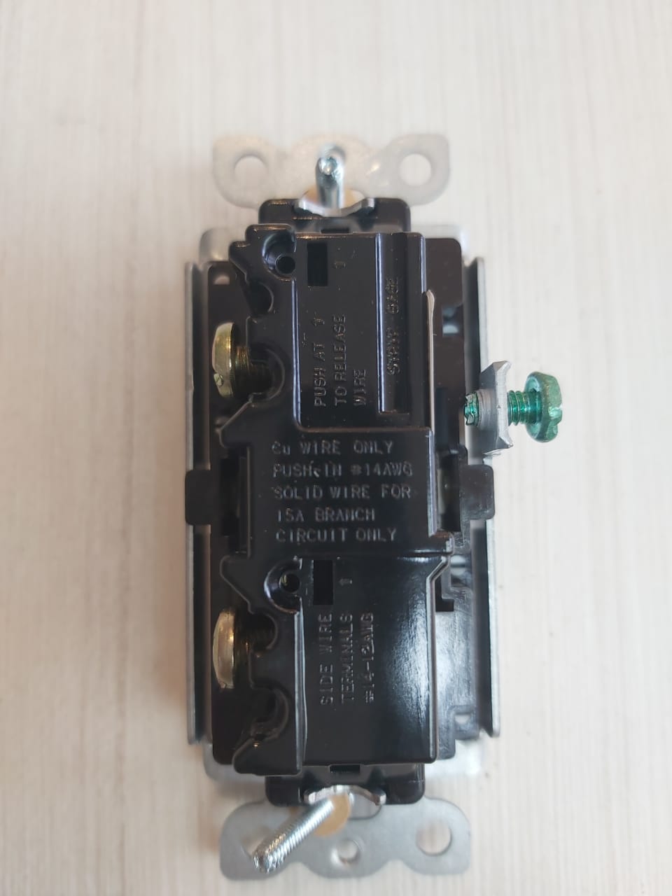 Lutron switch sencillo